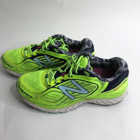 New Balance Shoes - NEW BALANCE WOMEN ATHLETIC SHOES W860BY7 SZ 8.5